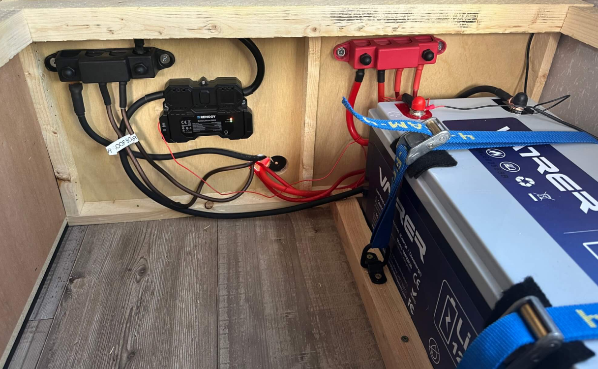 RV 12V system diagnosis and battery testing in Stuart